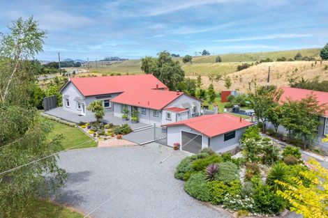 Photo of property in 2087 State Highway 2, Mount Bruce, Masterton, 5881