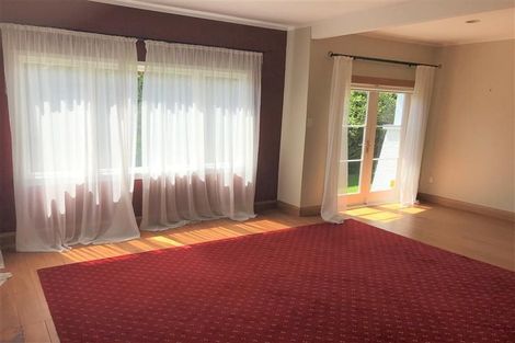 Photo of property in 28 Morley Street, New Plymouth, 4310