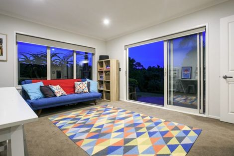 Photo of property in 47 Isobel Road, Greenhithe, Auckland, 0632