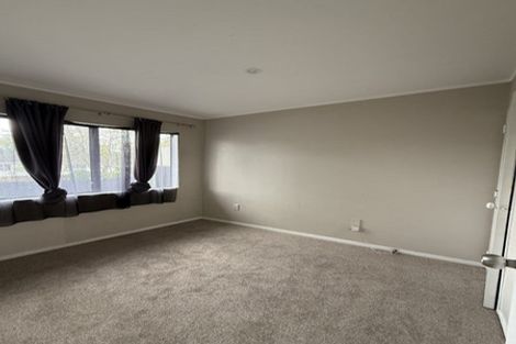 Photo of property in 122a Colwill Road, Massey, Auckland, 0614