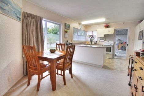 Photo of property in 2/65 East Street, Papakura, 2110