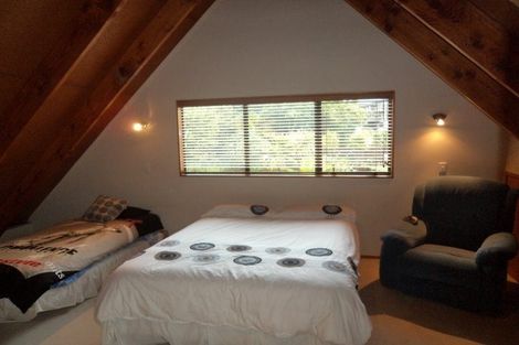 Photo of property in 1/130 Cliff View Drive, Green Bay, Auckland, 0604