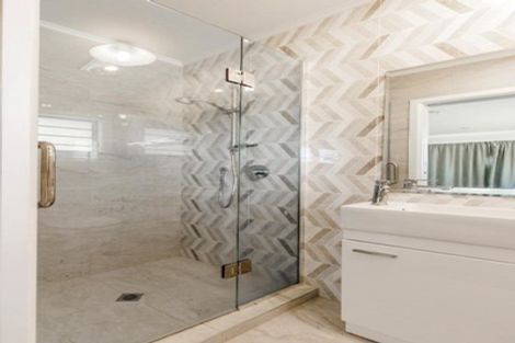 Photo of property in 1/510 East Coast Road, Windsor Park, Auckland, 0630