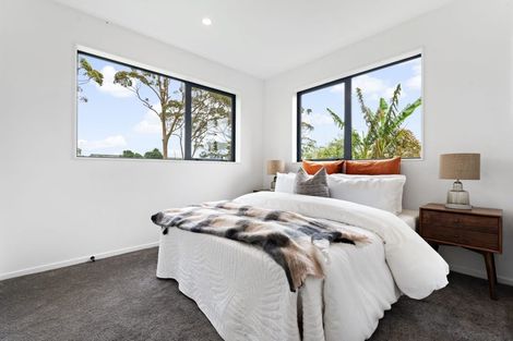 Photo of property in 3/81 Vodanovich Road, Te Atatu South, Auckland, 0610