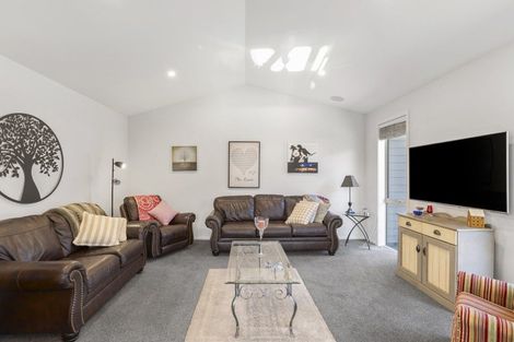 Photo of property in 2 Hortons Way, Cromwell, 9310