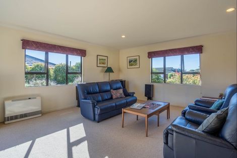 Photo of property in 18 Barrett Drive, Waikanae Beach, Waikanae, 5036