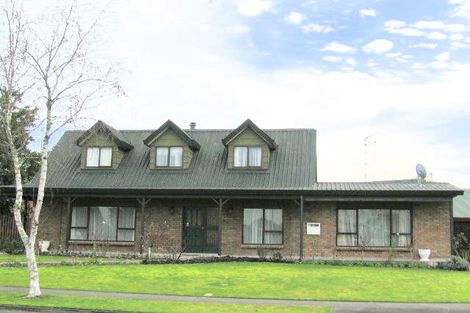 Photo of property in 33 Delamare Road, St Andrews, Hamilton, 3200