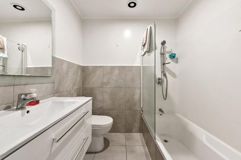 Photo of property in 25 Broadfield Street, Massey, Auckland, 0614