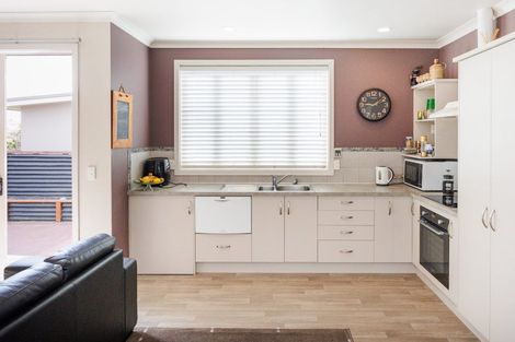 Photo of property in 31 Puriri Terrace, Roslyn, Palmerston North, 4414