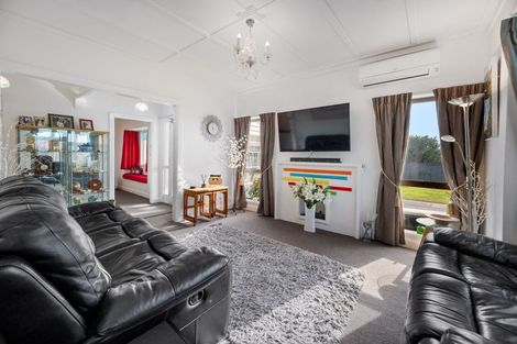 Photo of property in 6 Avondale Road, Taradale, Napier, 4112