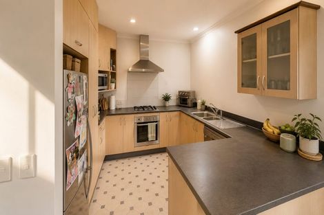 Photo of property in 15 Sirsi Terrace, Broadmeadows, Wellington, 6035