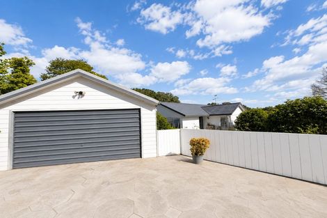Photo of property in 11 Mira Place, Windsor Park, Auckland, 0632