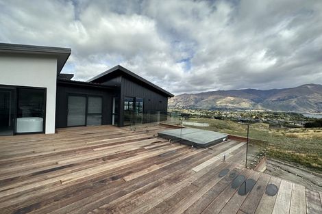 Photo of property in 13 Akitu Rise, Wanaka, 9305