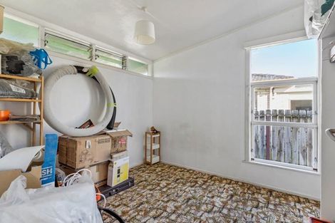 Photo of property in 17 Pine Road, Orewa, 0931