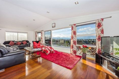 Photo of property in 44 Brightside Road, Stanmore Bay, Whangaparaoa, 0932