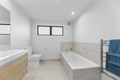 Photo of property in 42 Tahuna Minhinnick Drive, Glenbrook, Waiuku, 2681
