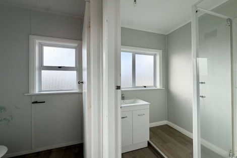 Photo of property in 22 Cook Street, Marfell, New Plymouth, 4310