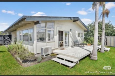 Photo of property in 2/1a Yeovil Road, Te Atatu Peninsula, Auckland, 0610