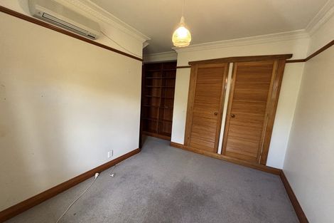 Photo of property in 30 Napier Street, Karaka Bays, Wellington, 6022