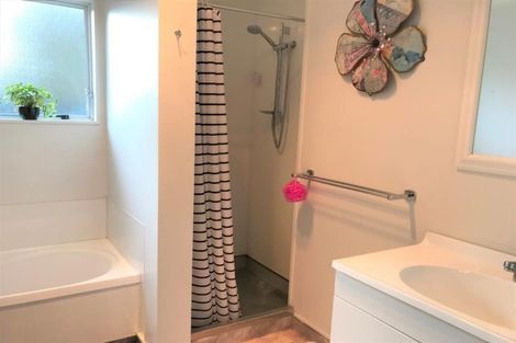 Photo of property in 93d Clemow Road, Fitzroy, New Plymouth, 4312