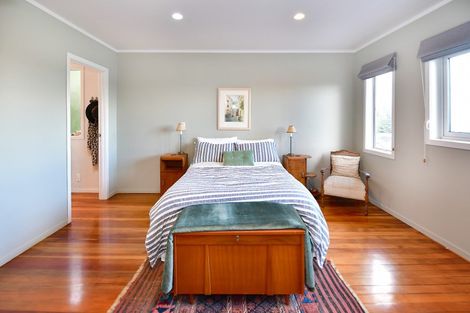Photo of property in 1114 Whangaparaoa Road, Tindalls Beach, Whangaparaoa, 0930