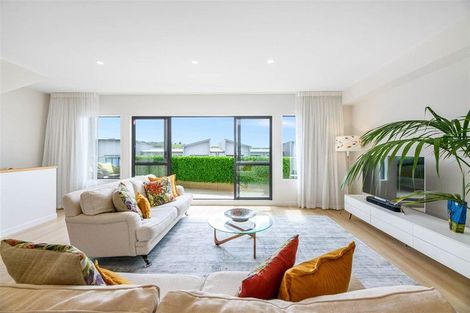 Photo of property in 12 Moki Place, Long Bay, Auckland, 0630