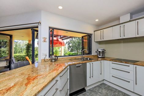 Photo of property in 58 Palmerston Road, Havelock North, 4130