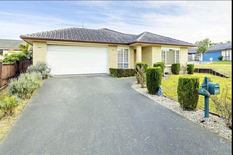 Photo of property in 12 Ironstone Place, Randwick Park, Auckland, 2105