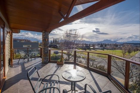 Photo of property in 32 Old Station Avenue, Wanaka, 9305