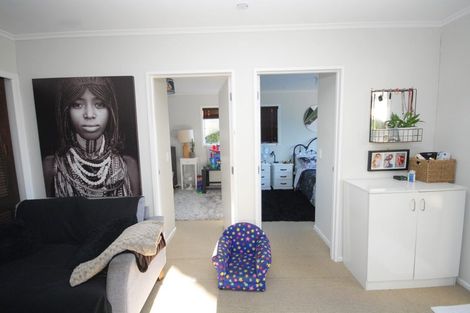 Photo of property in 1/134 Aberdeen Road, Campbells Bay, Auckland, 0620