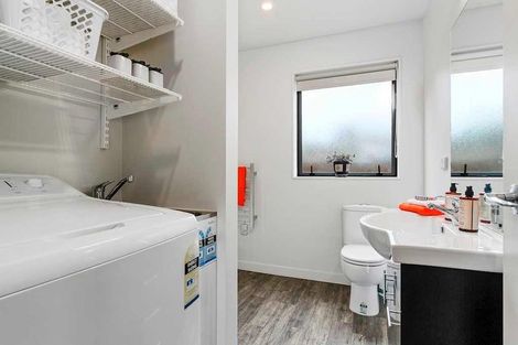 Photo of property in 14b Saffron Street, Birkdale, Auckland, 0626