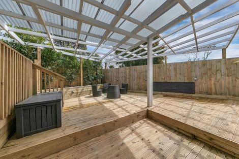 Photo of property in 2/77 Atkinson Road, Titirangi, Auckland, 0604