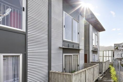 Photo of property in 10/3 Kelvin Grove, Te Aro, Wellington, 6011