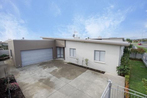 Photo of property in 21 Rosalie Terrace, Kelvin Grove, Palmerston North, 4414