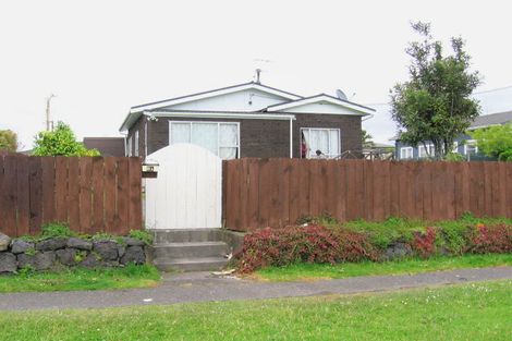 Photo of property in 2/9 Clayburn Road, Glen Eden, Auckland, 0602
