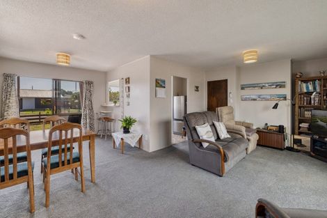 Photo of property in 2 Ngarimu Place, Mount Maunganui, 3116