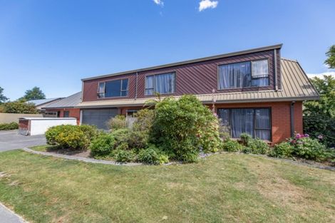 Photo of property in 10 Pyatt Place, Redwood, Christchurch, 8051