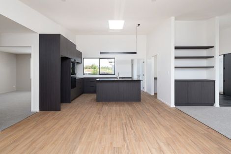 Photo of property in 2 Marsden Place, Hurworth, New Plymouth, 4310