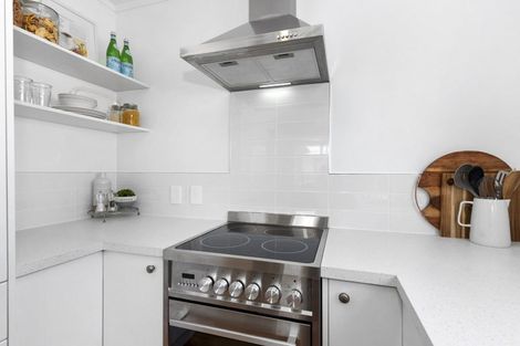 Photo of property in 24 Garland Drive, St Andrews, Hamilton, 3200