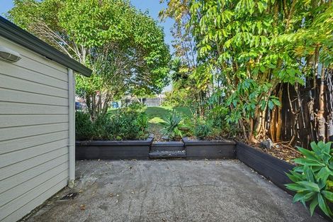 Photo of property in 30 Arlette Place, Massey, Auckland, 0614