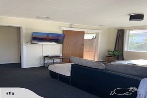 Photo of property in 2/156 Knights Road, Hutt Central, Lower Hutt, 5011