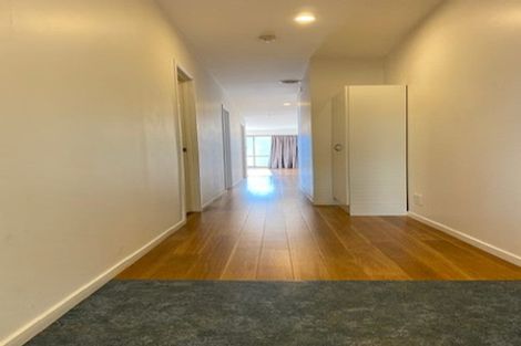 Photo of property in 8d Madeira Lane, Grafton, Auckland, 1023