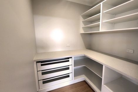 Photo of property in 49 Atlantic Drive, Fitzherbert, Palmerston North, 4410