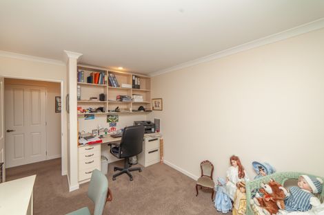 Photo of property in 15 Old Red Barn Road, Halswell, Christchurch, 8025