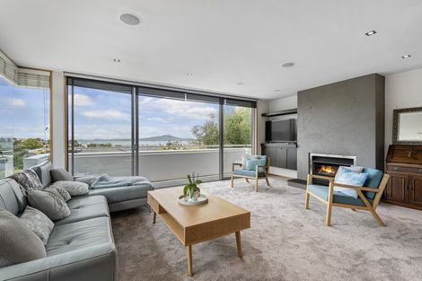 Photo of property in 2/55 Parr Terrace, Castor Bay, Auckland, 0620