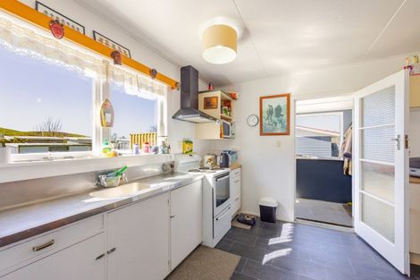 Photo of property in 10 Jones Street, Porangahau, 4291