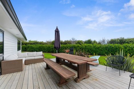 Photo of property in 10 Oriwa Lane, Levin, 5571