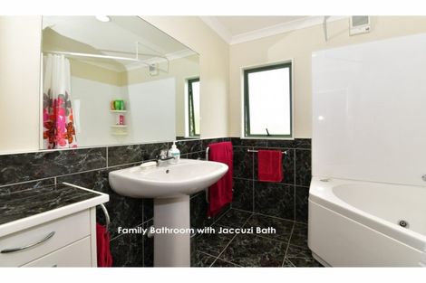 Photo of property in 15 Opahi Bay Road, Mahurangi West, Warkworth, 0983