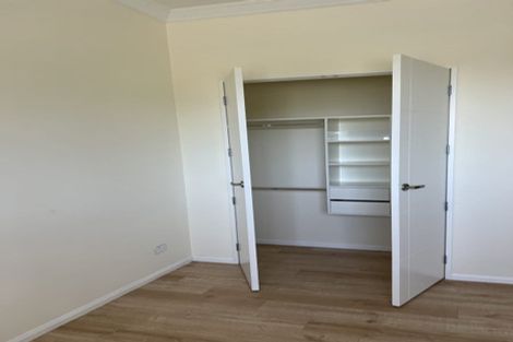 Photo of property in 12 Te Awa Place, Red Beach, 0932