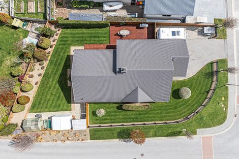 Photo of property in 1 Moncrieff Place, Wanaka, 9305